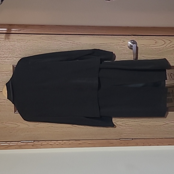 FASHION BUG WOMEN'S SIZE MEDIUM SKIRT AND ZIPPERED TOP - Picture 8 of 8